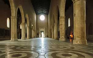 Базилика Санта-Мария ди Коллемаджо фото